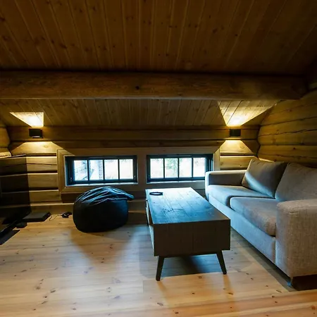 Handcrafted Log At Golsfjellet Feriehus Gol