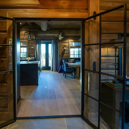 Ferienhaus Handcrafted Log Cabin At Golsfjellet