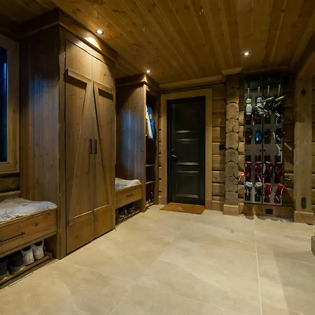 Handcrafted Log Cabin At Golsfjellet Ferienhaus