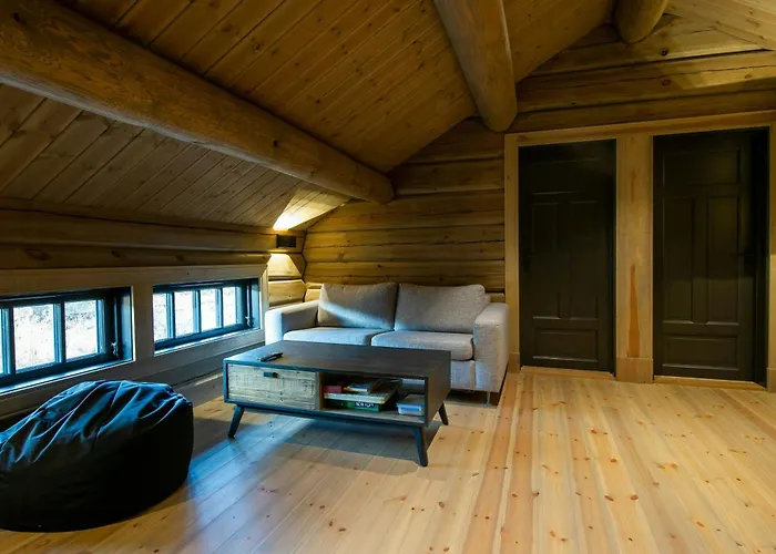 Handcrafted Log Cabin At Golsfjellet