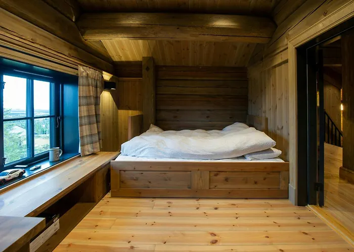 Handcrafted Log Cabin At Golsfjellet *