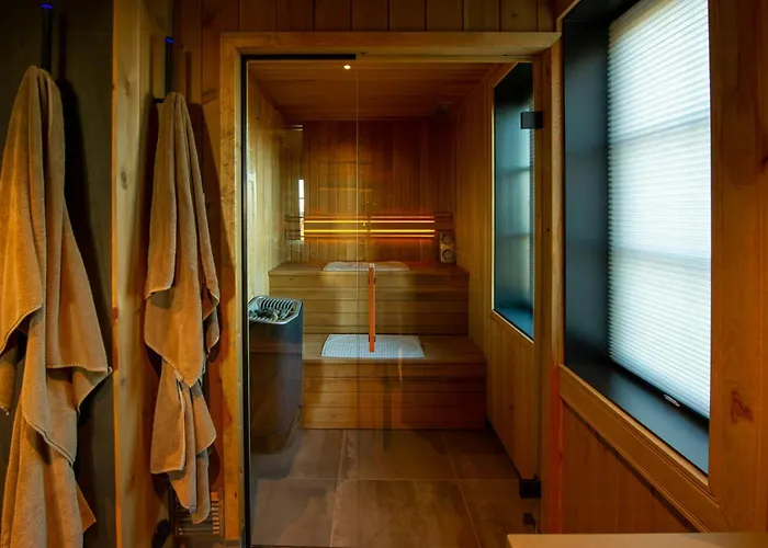 Handcrafted Log Cabin At Golsfjellet